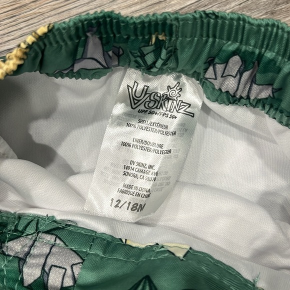 UV skinz dinosaur boy shorts bathing suit - Picture 2 of 5
